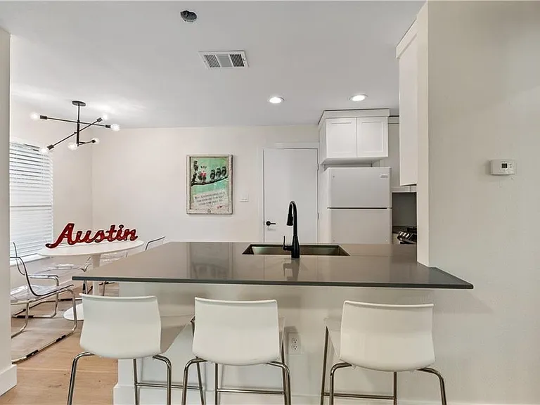 4501 Avenue B #A — Photo 7