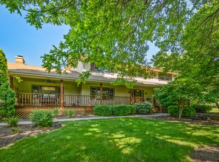 6N454 Clydesdale Ct, St Charles, IL