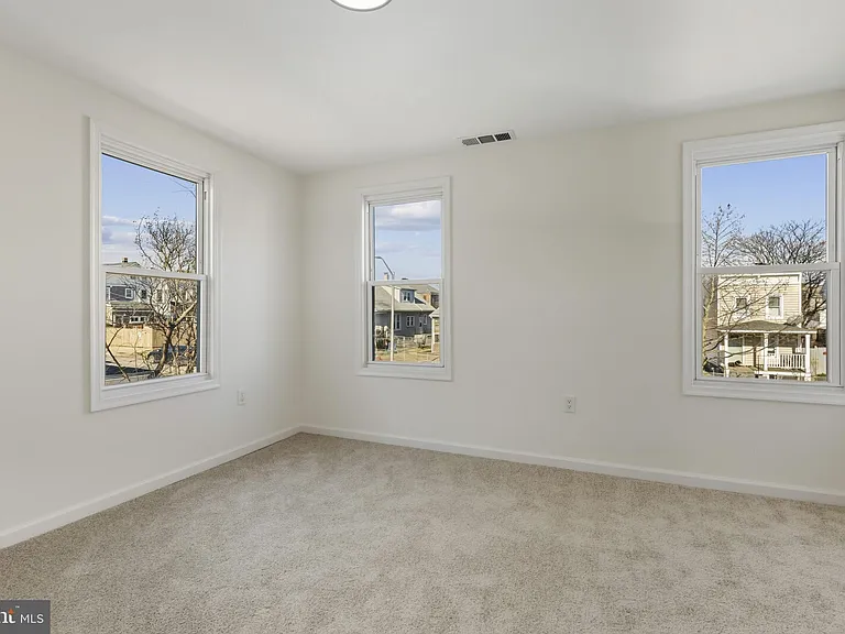 507 Washburn Ave — Photo 12