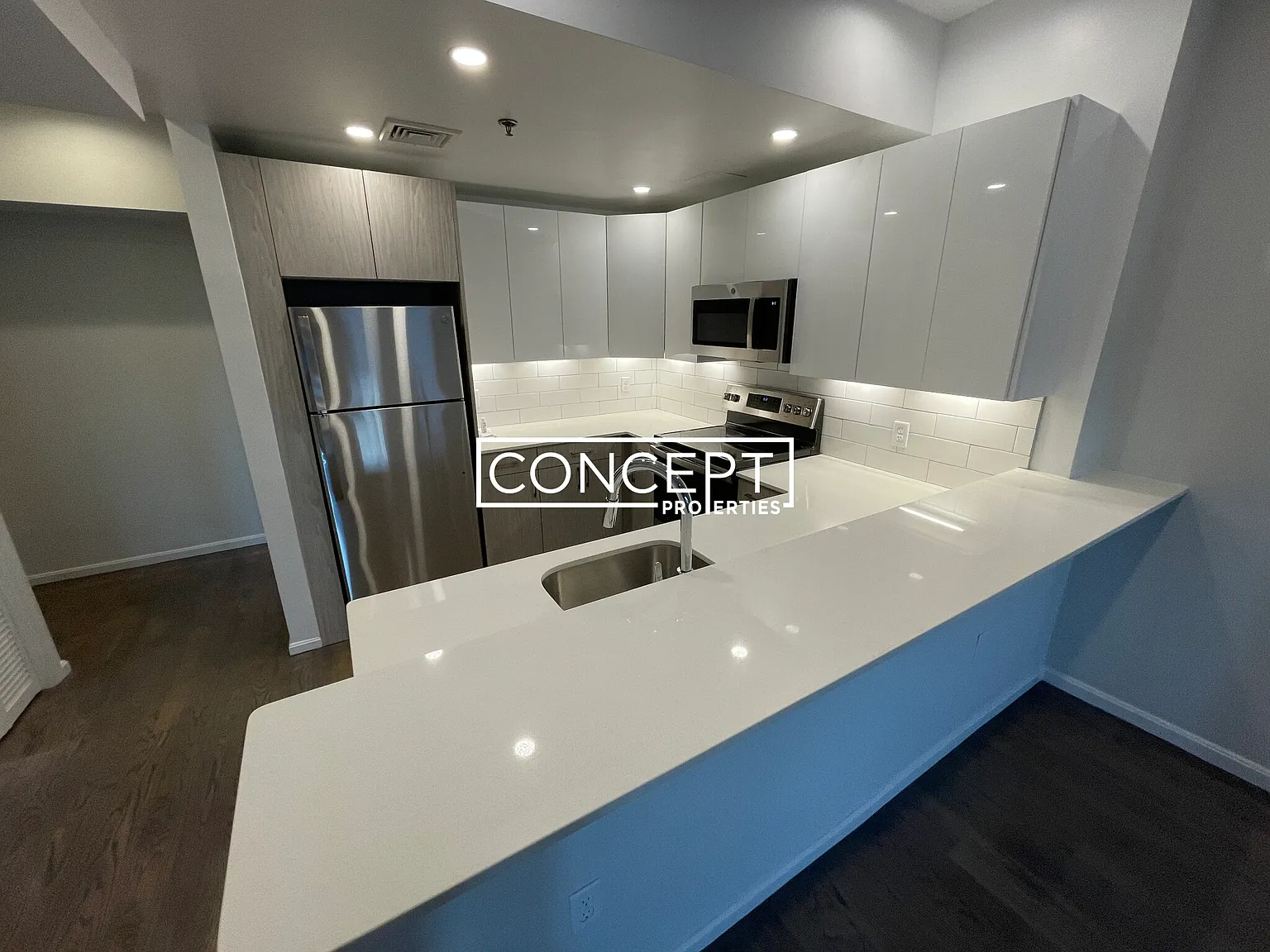 3 bed, 2.0 bath, $5,800 — Photo 3