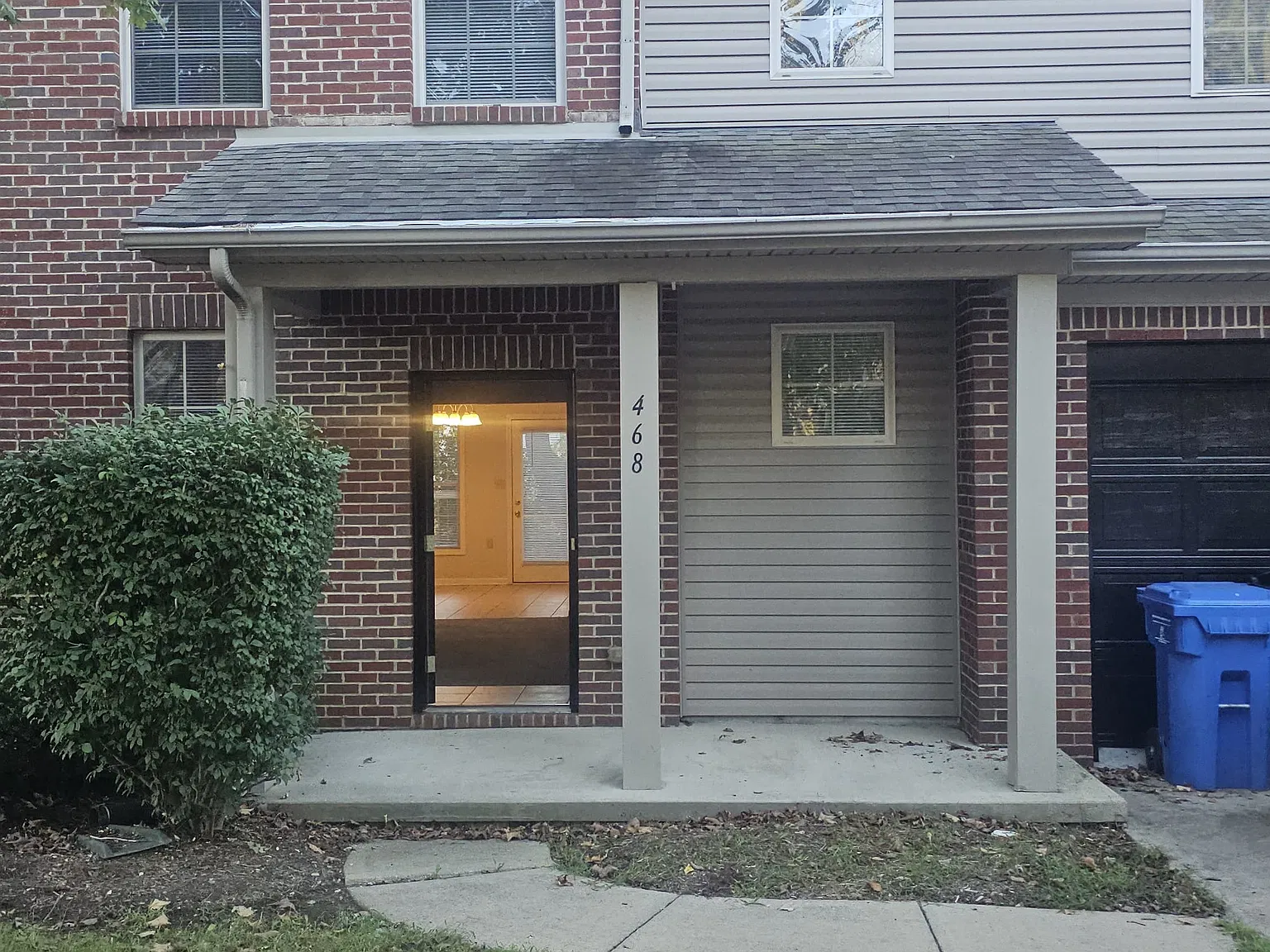 3 bed, 2.5 bath, 1650 sqft, $1,800 — Photo 3