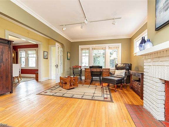 3rd image of 2257 Briarwood Rd