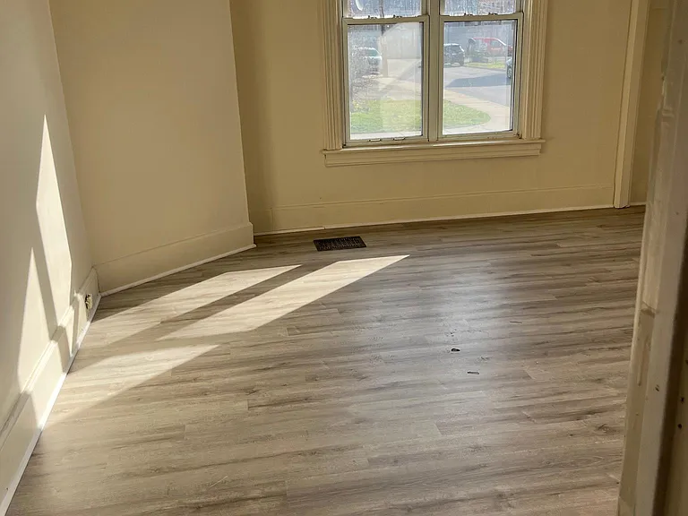 103 Railroad Ave #1 — Photo 6