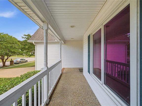 4th image of 3949 Middlewood Dr