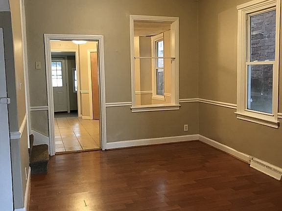 3rd image of 438 W Franklin St