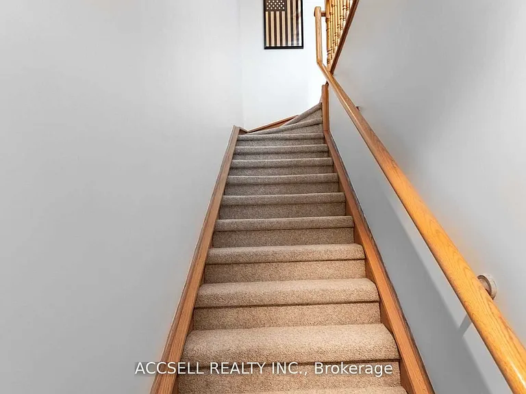 3400 Lake Shore Blvd W #229 — Photo 2