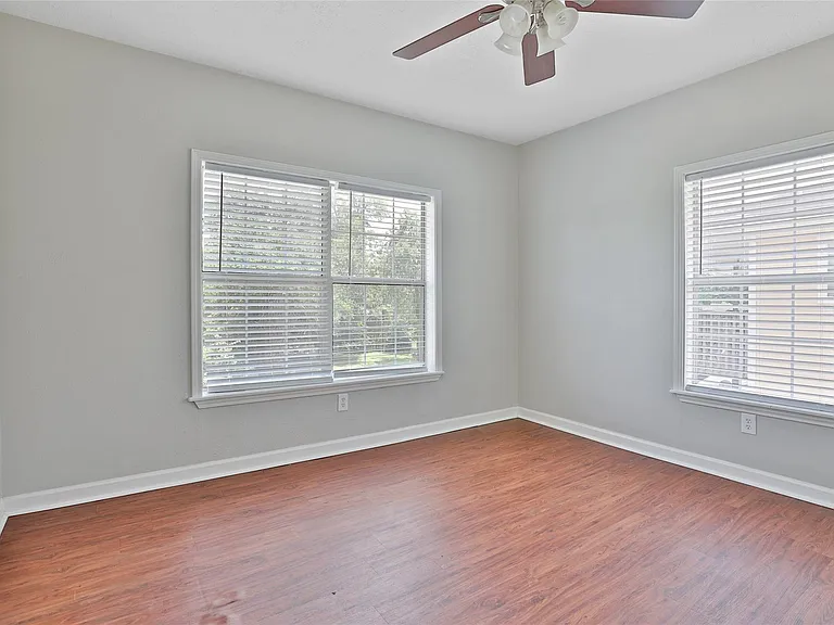 5007 Polk St — Photo 9