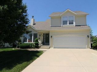 118 Oxford Dr, Raymore, MO 64083