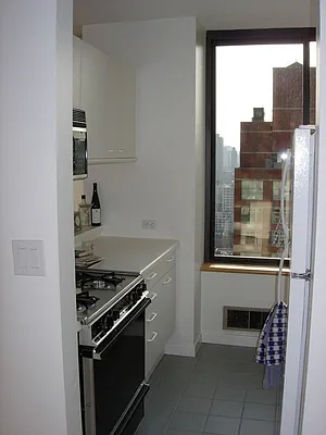 Rented by NY NY Condo, Inc | media 16