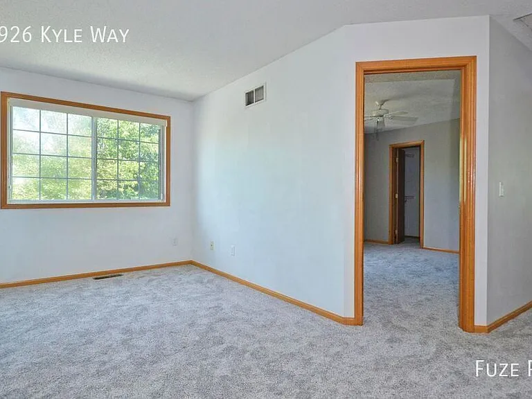 1926 Kyle Way — Photo 10
