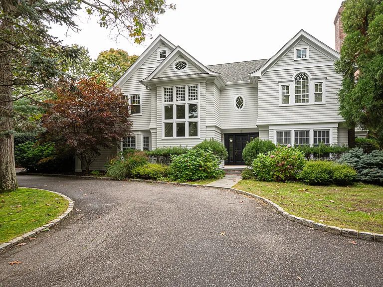 4 Candace Dr — Photo 6