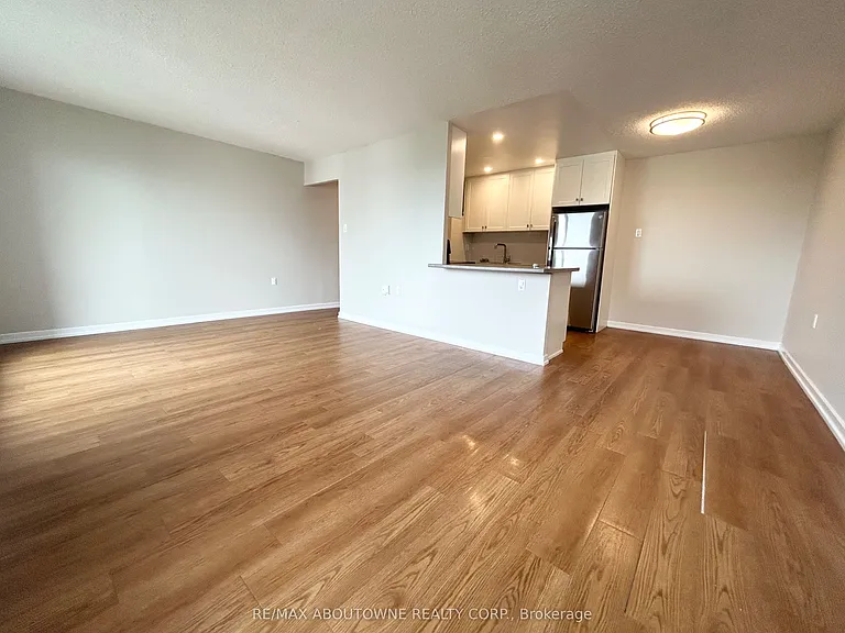 82 Millside Dr #1003 — Photo 9