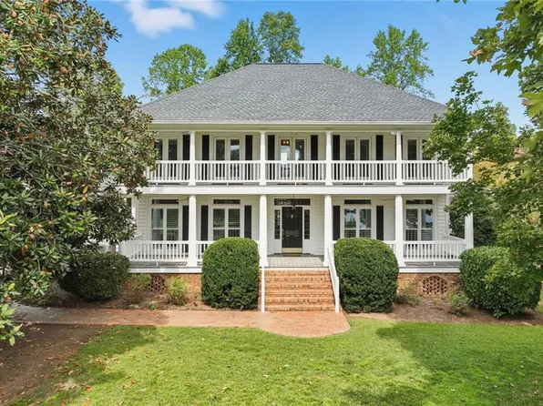 790 E Lake Dr, Gainesville, GA 30506