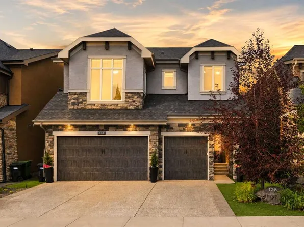 138 E Ascot Cres SW, Calgary, AB T3H 0V1
