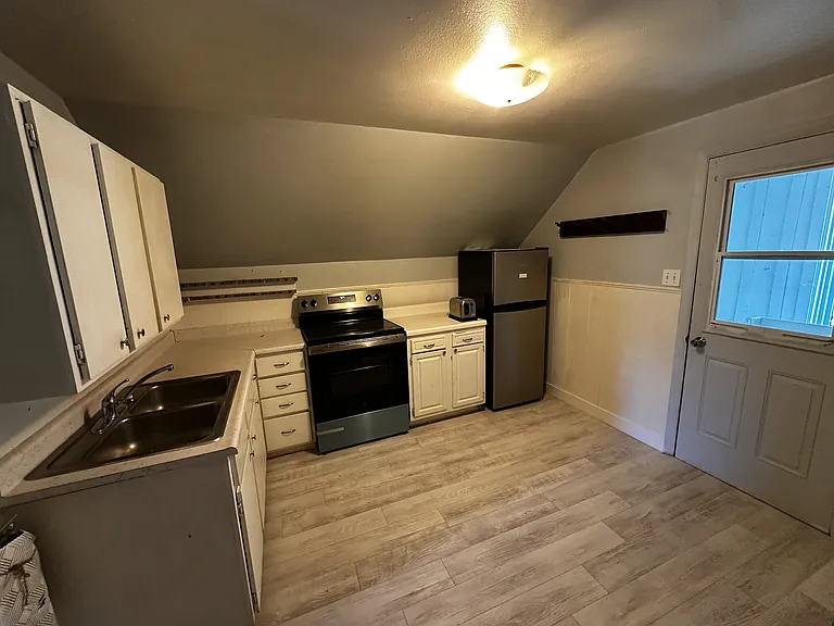 285 Gateway Rd #3 — Photo 1