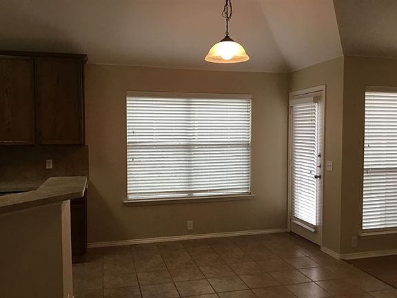 5th image of 522 Presidio Dr