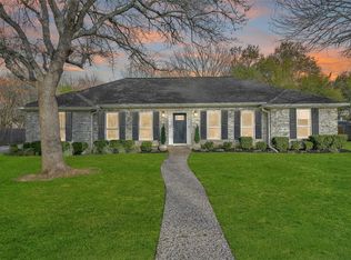 1909 Hunt Dr, Friendswood, TX 77546