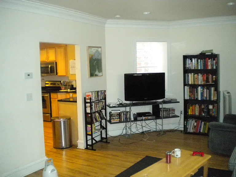 2130 Carey Way — Photo 3