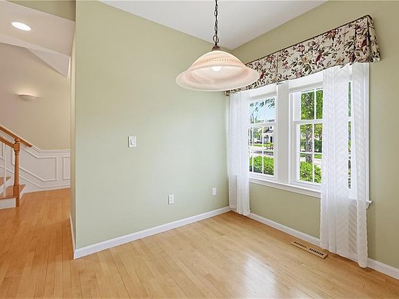 3rd image of 343 Godfrey Dr
