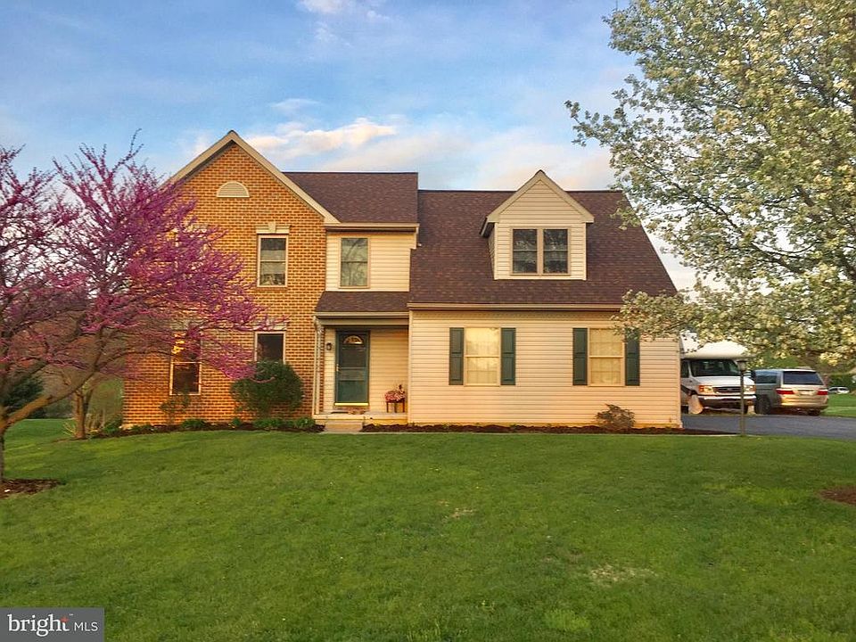 1st image of 7 Longenecker Rd