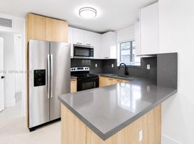 1834 NW 63rd St, Miami, FL
