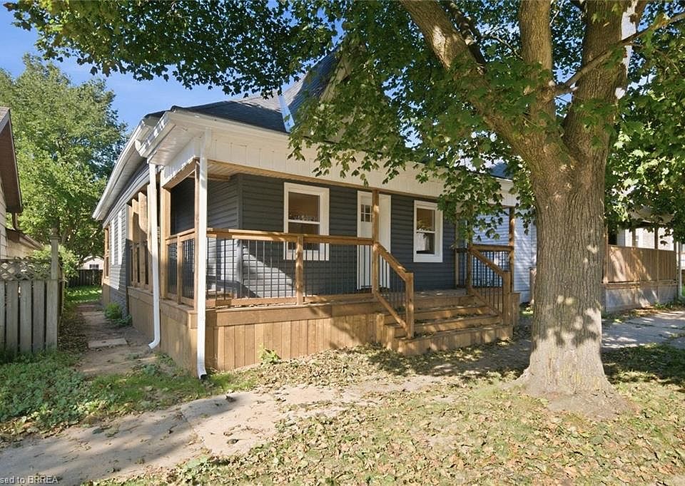 1st image of 140 Pearl St