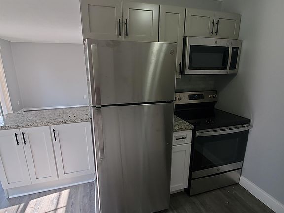 2nd image of 8473 Beech Ave #1