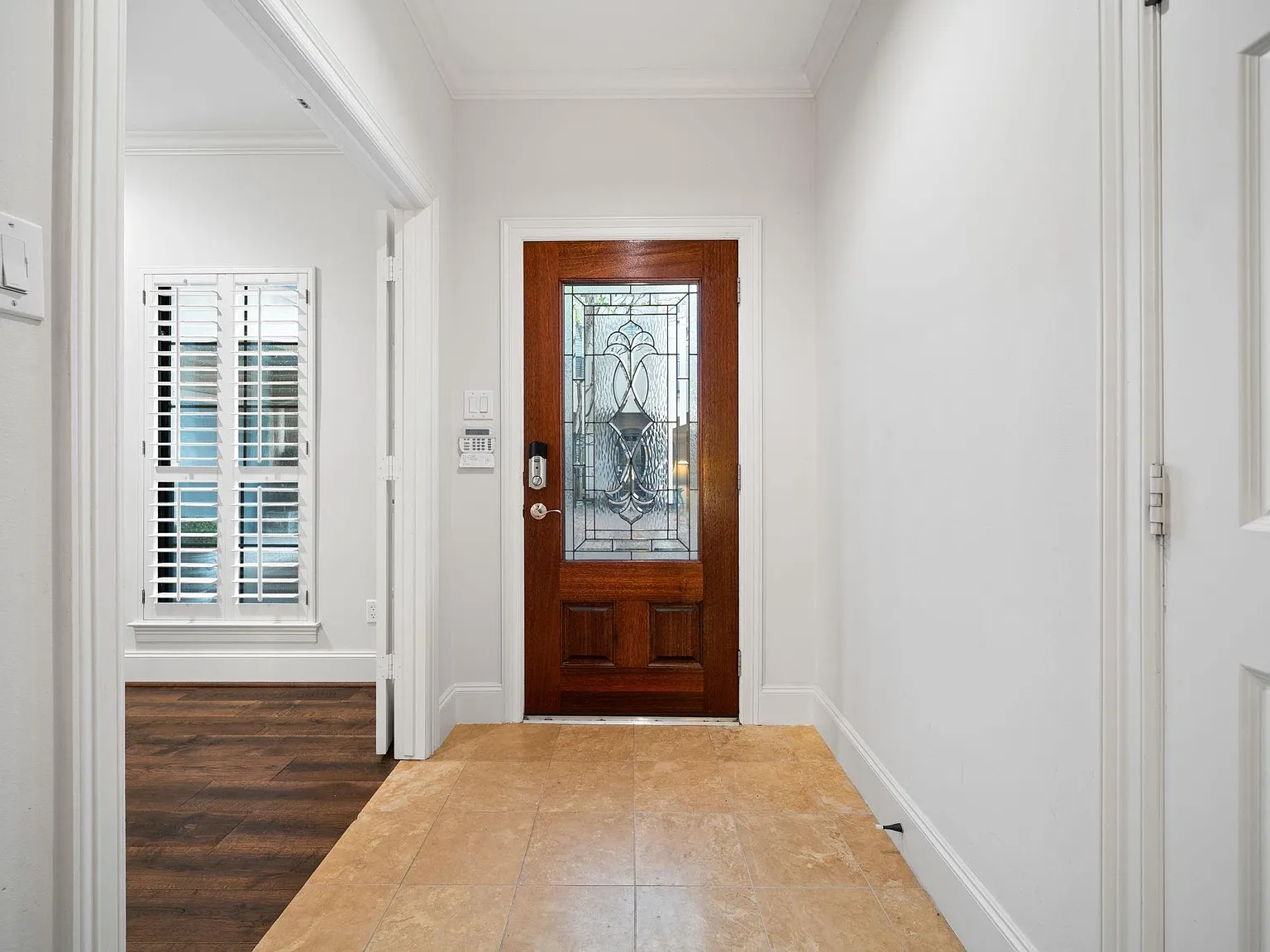 3 bed, 3.5 bath, 2100 sqft, $3,450 — Photo 4