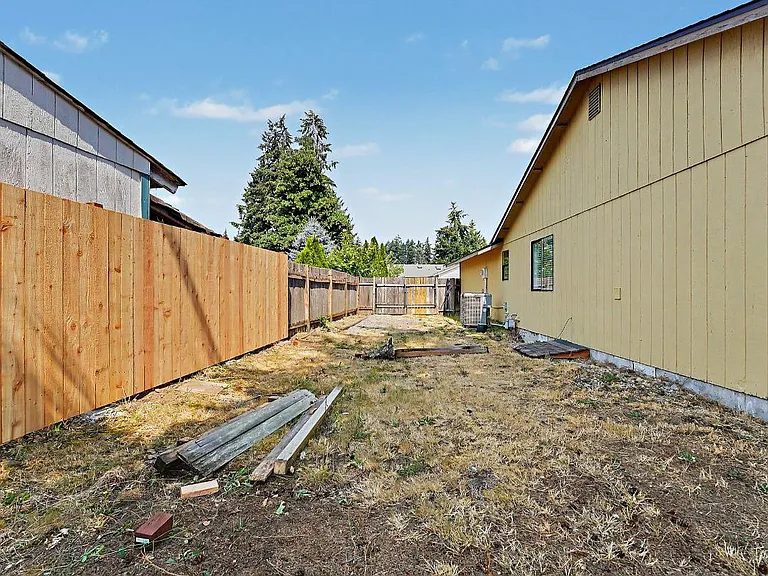 9123 Wendy Dr SE — Photo 37