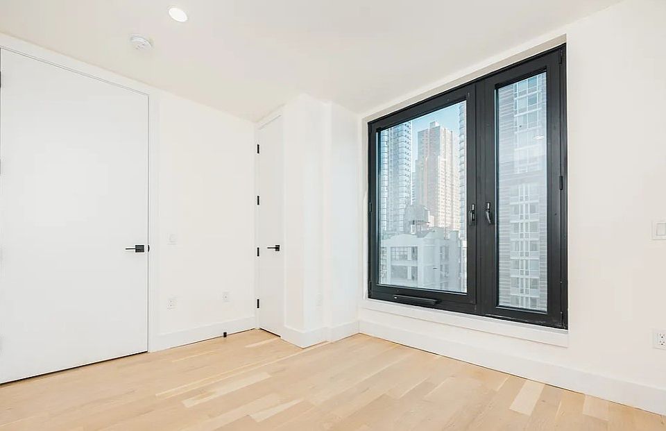 1st image of 260 Gold St #802