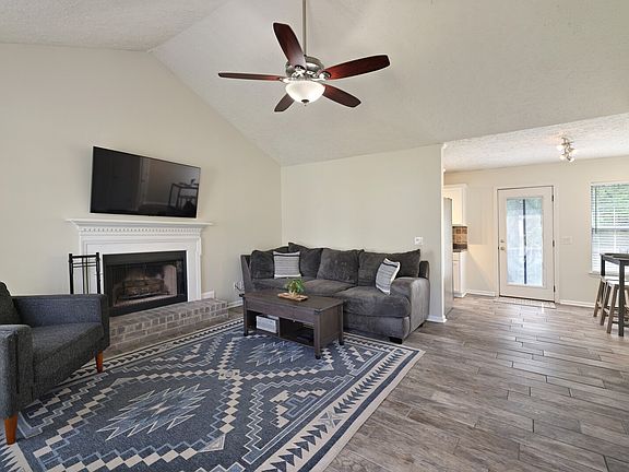 5th image of 2732 Airwood Dr