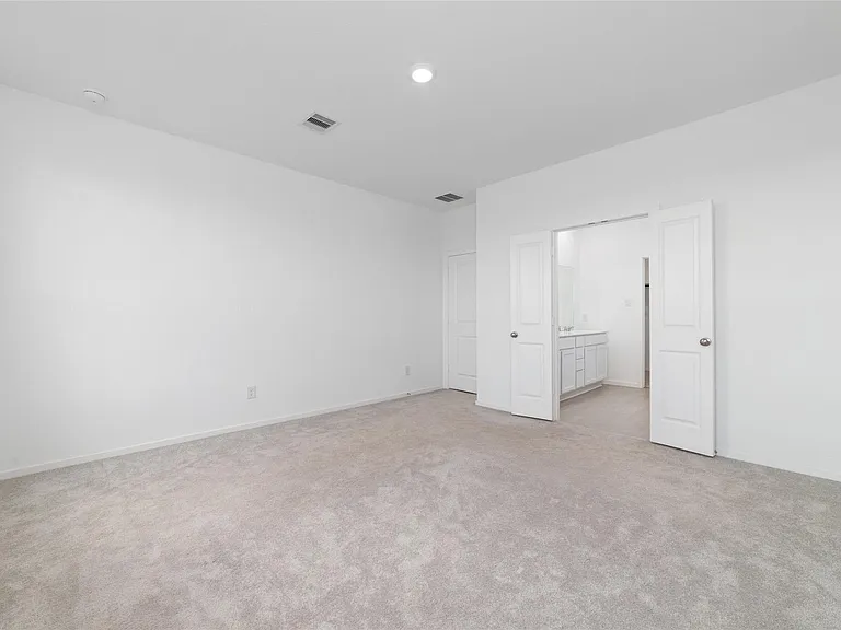 830 Heaven Dr — Photo 16