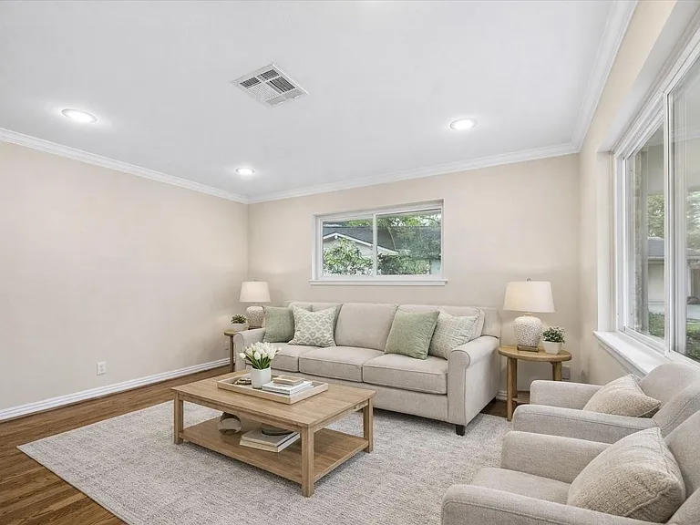1607 Willowby Dr — Photo 6