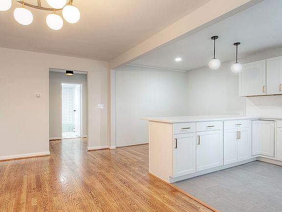 4th image of 3011 Portsmouth Ave #5