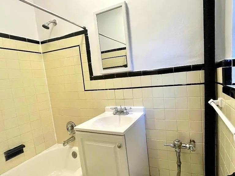 315 E 108th St #5D — Photo 4