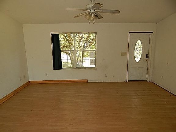 5th image of 466 Montura Ave