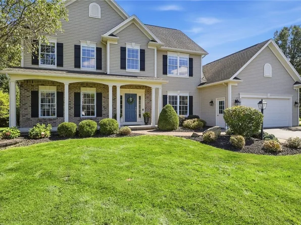 241 Haywood Gln, Victor, NY 14564