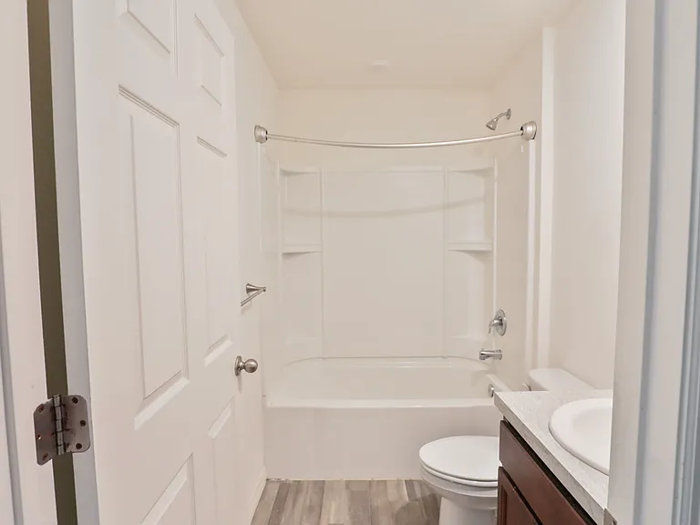 2352 SE Surrey Pl — Photo 27