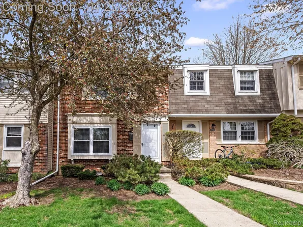 1708 Brentwood Dr, Troy, MI 48098