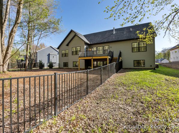 1525 Browning Dr, Grand Rapids, MI 49534