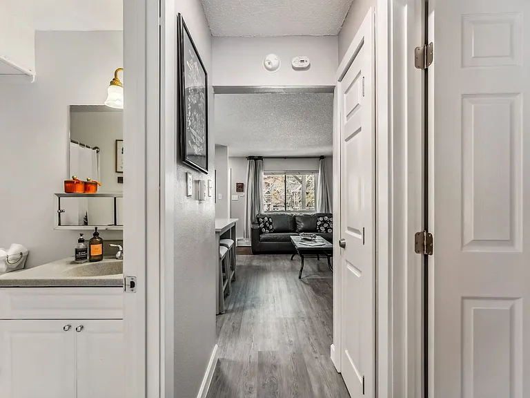 412 S Main St #113 — Photo 22