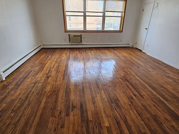 4th image of 8683 23rd Ave #3