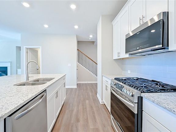 5th image of 3425 Vicar Ln