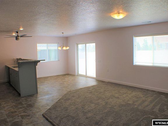 4th image of 272 Horseshoe Dr