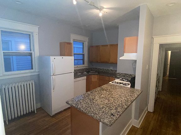 4th image of 823 Myrtle Ave #2
