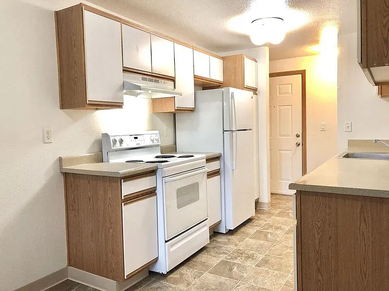 Farisswood Apartments — Photo 6