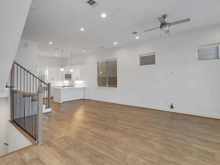 1526 Chestnut St — Photo 13