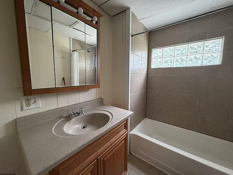 924 Willey St — Photo 11