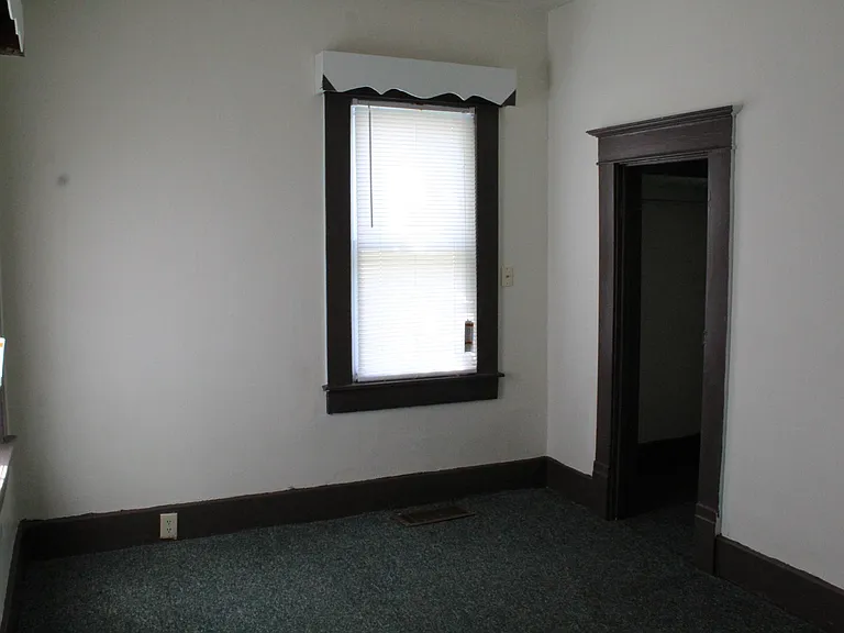 1411 S Webster St — Photo 24