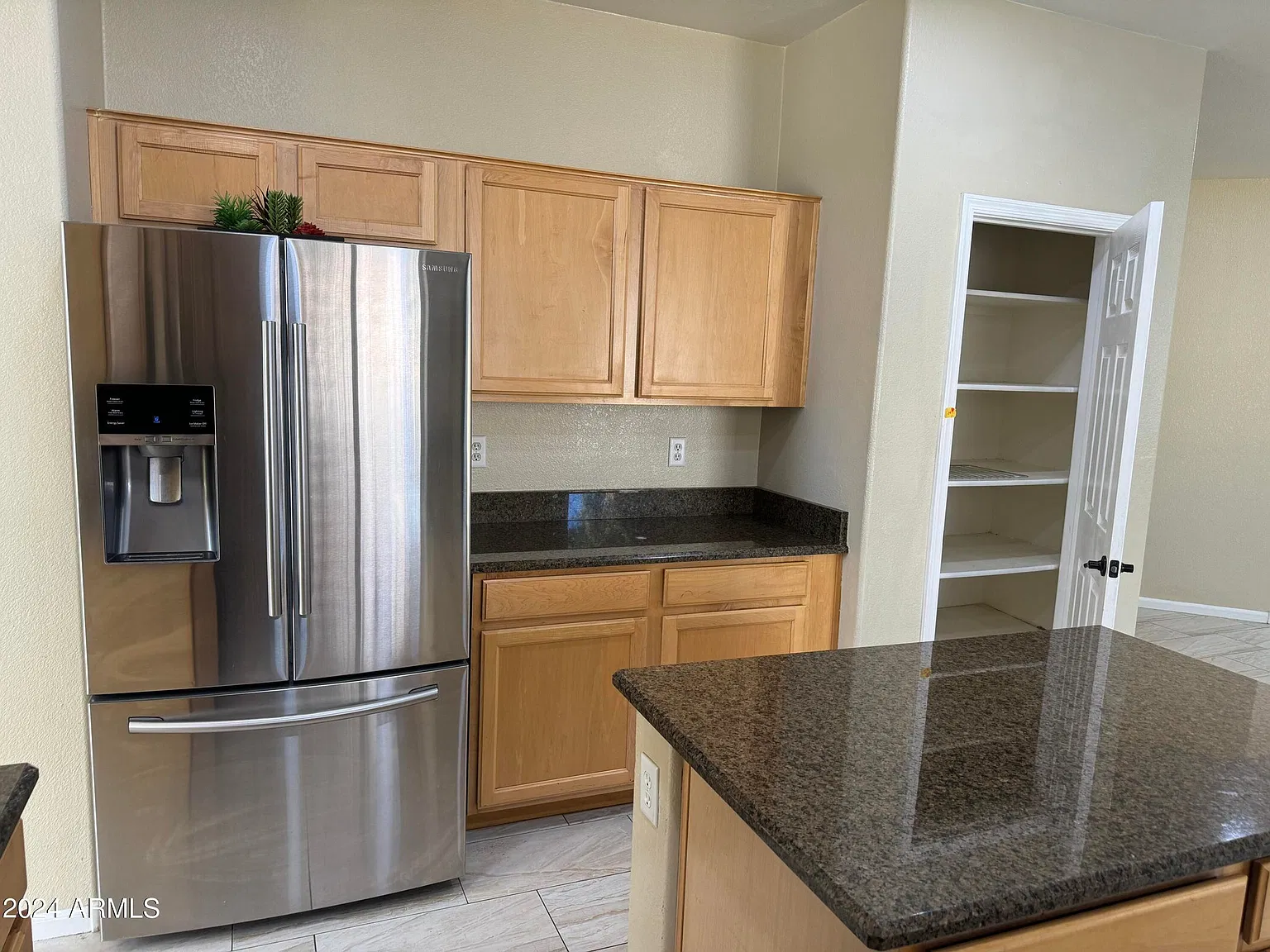 5 bed, 2685 sqft, $3,090 — Photo 3